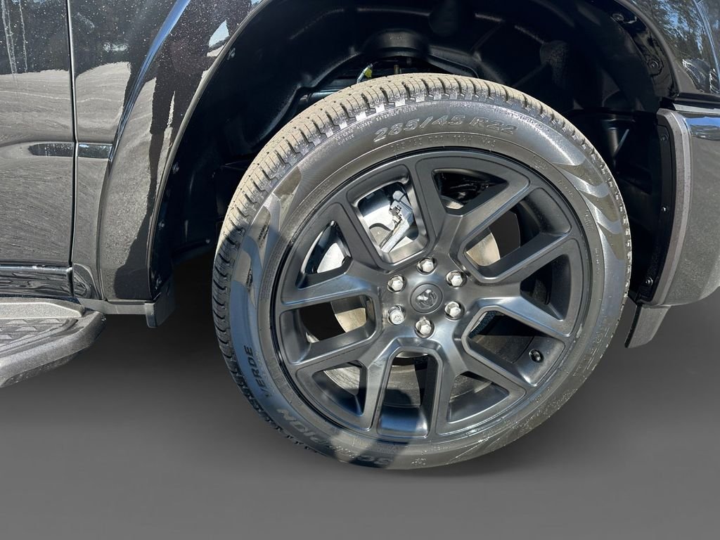 New 2026 Diamond Black Crystal Pearl-Coat Exterior Paint RAM Laramie image 16