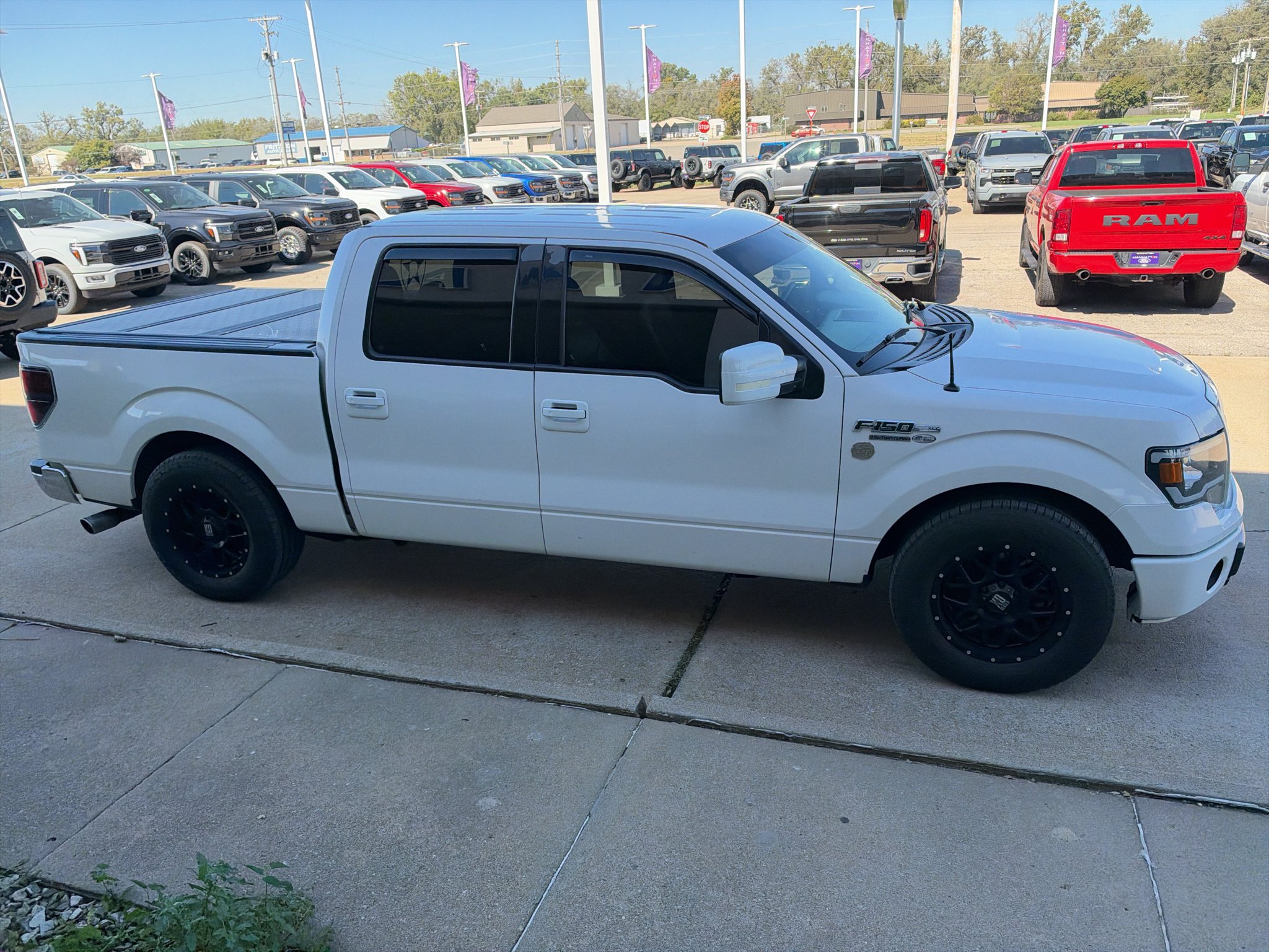 Used 2014 Oxford White Ford XLT image 5