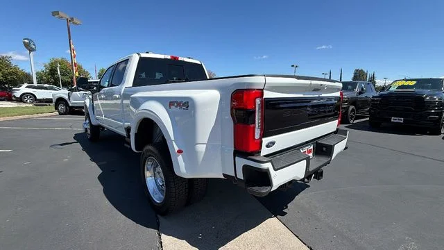 2026 Ford F-450 Super Duty Platinum - Photo 6