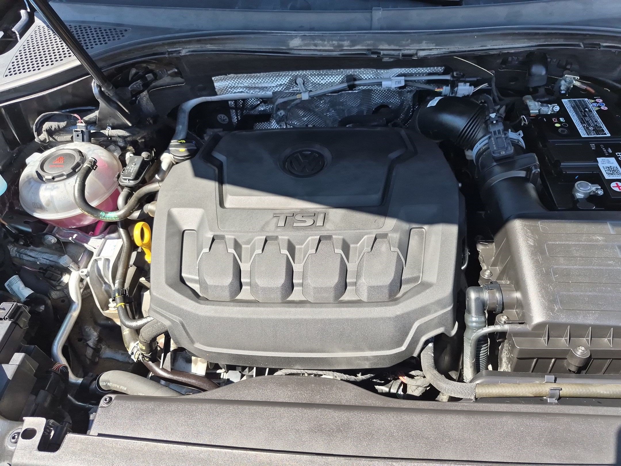 Used 2022 Platinum Gray Metallic Volkswagen SEL R-Line image 35