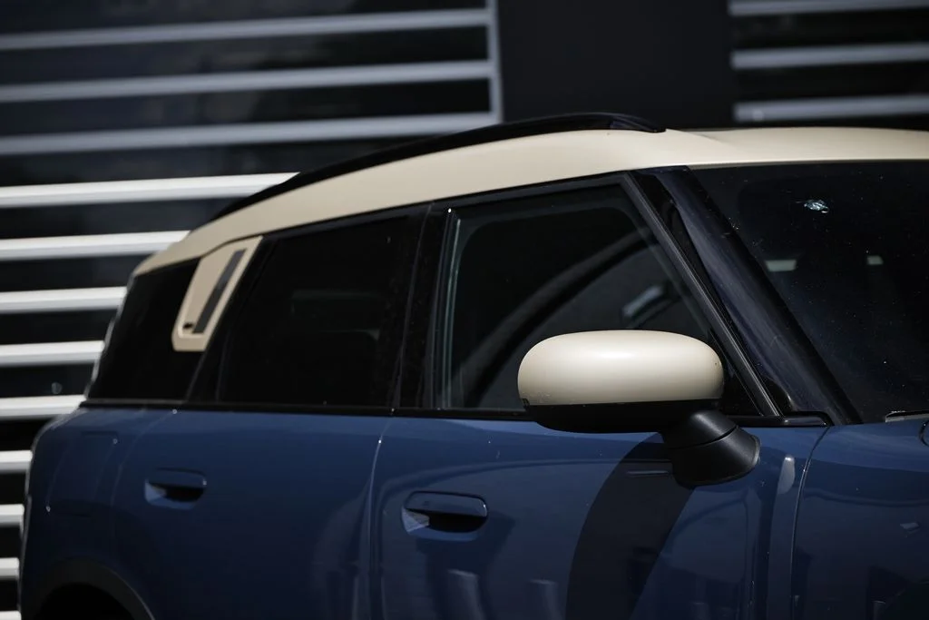 New 2027 Indigo MINI Signature Plus image 3