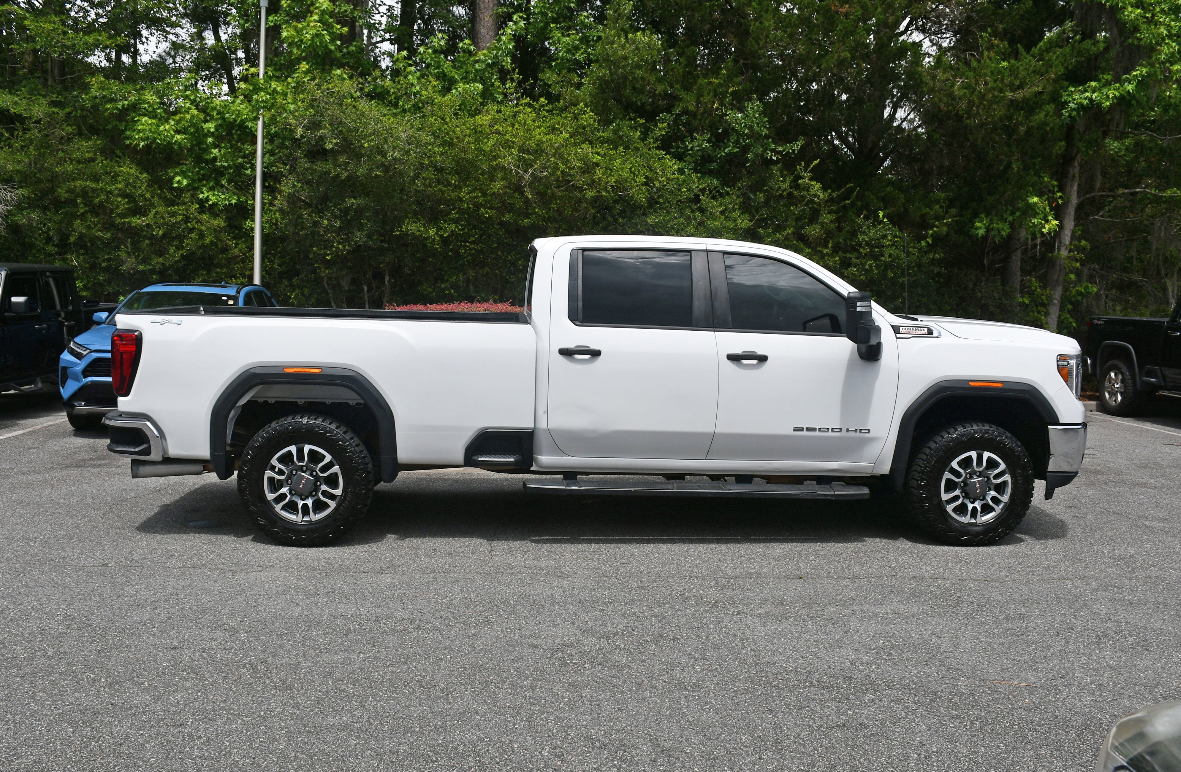 Used 2022 White GMC Pro image 4