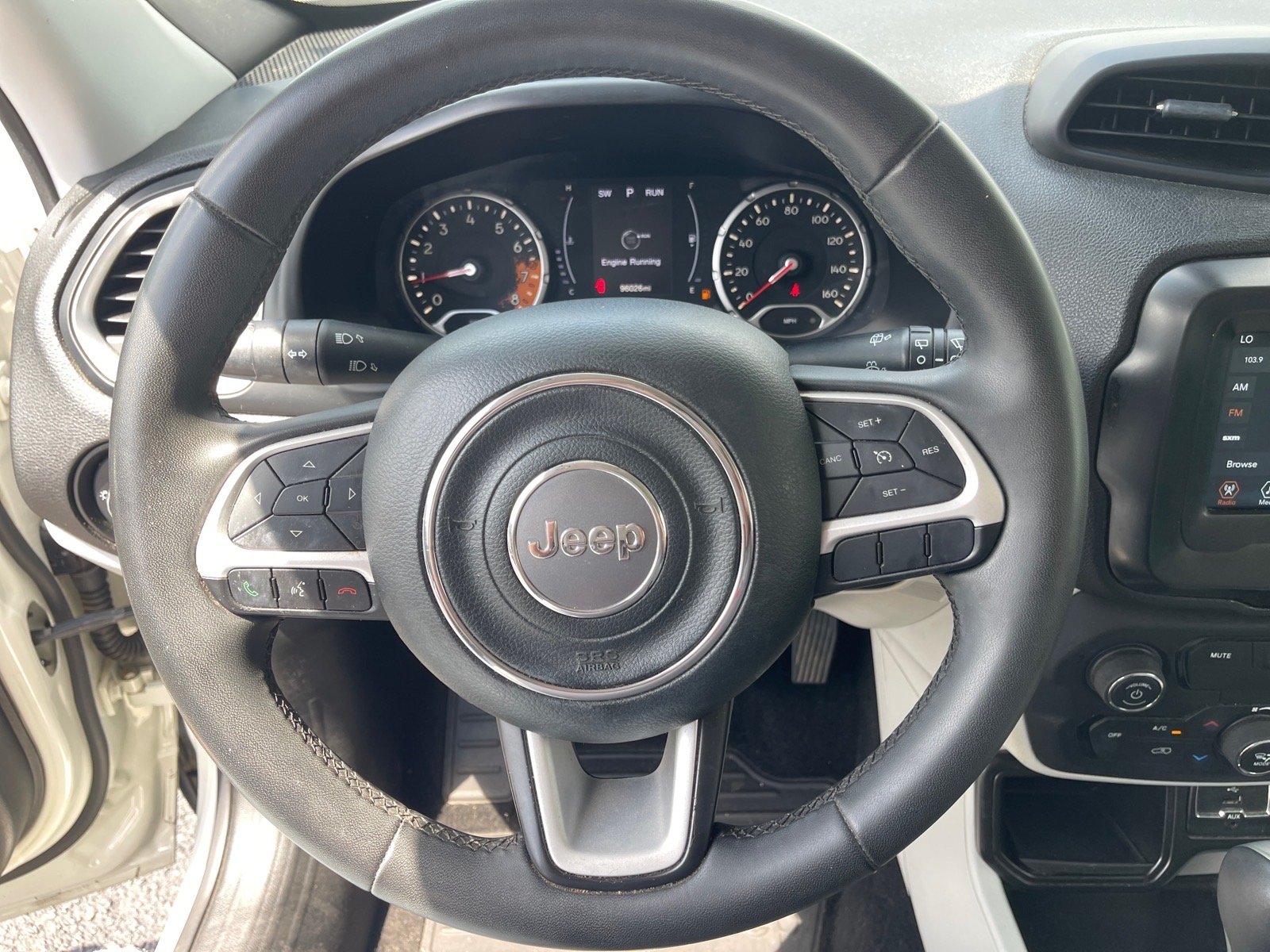 Used 2018 Alpine White Jeep Latitude image 7