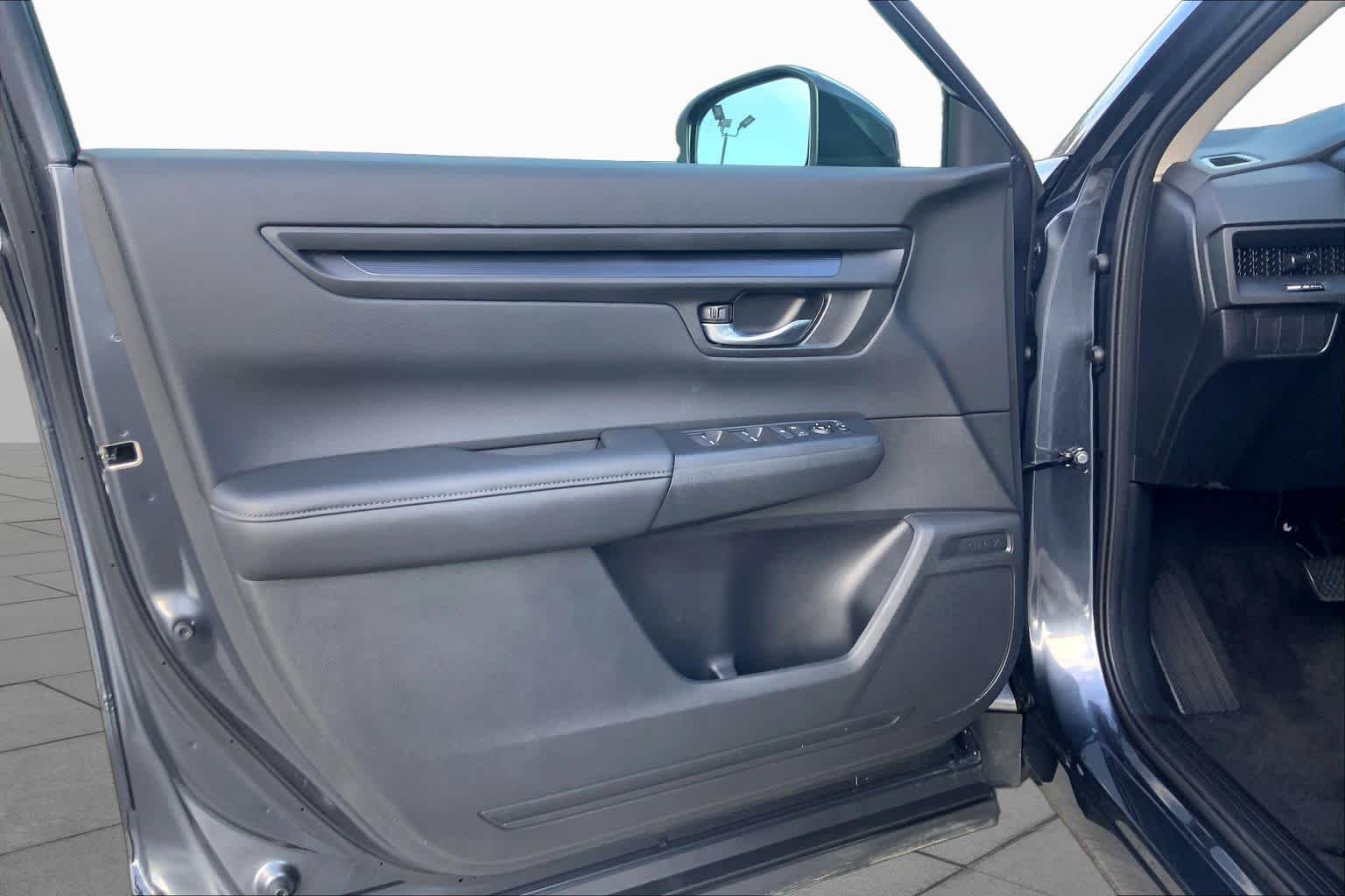 Used 2026 Meteorite Gray Metallic Honda EX image 21