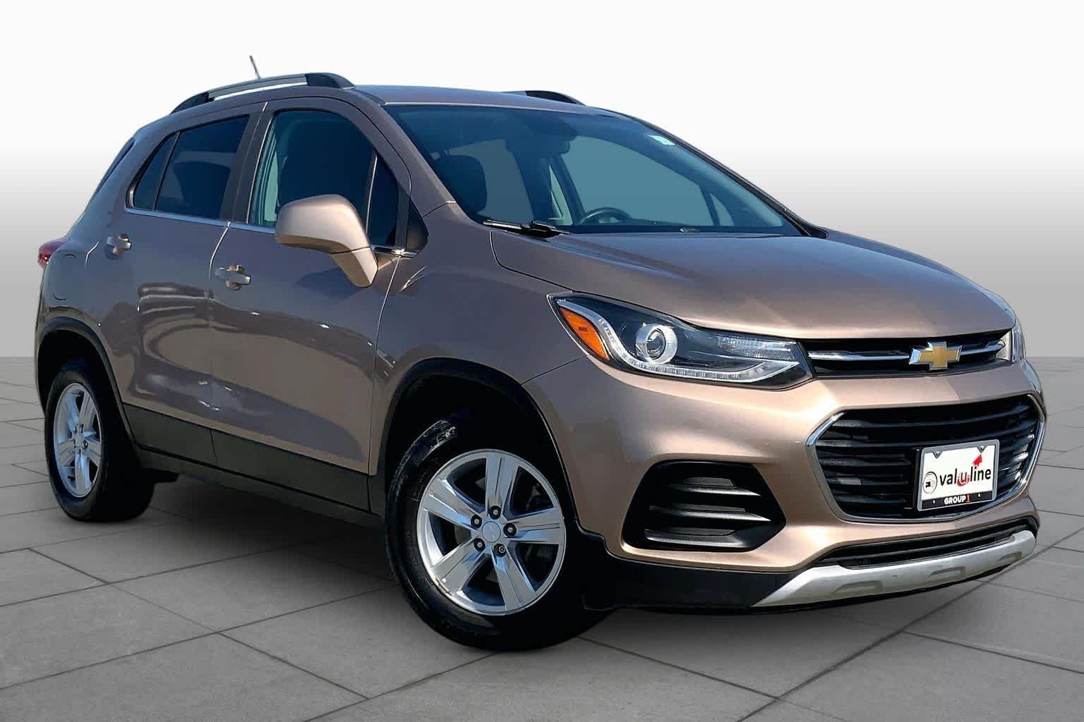 Used 2018 Sandy Ridge Metallic Chevrolet LT image 3