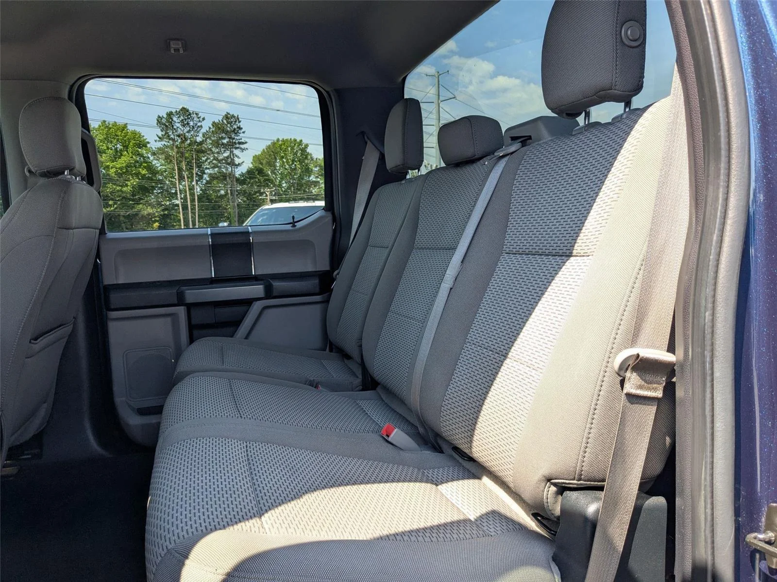 Used 2018 Blue Jeans Metallic Ford XLT image 27