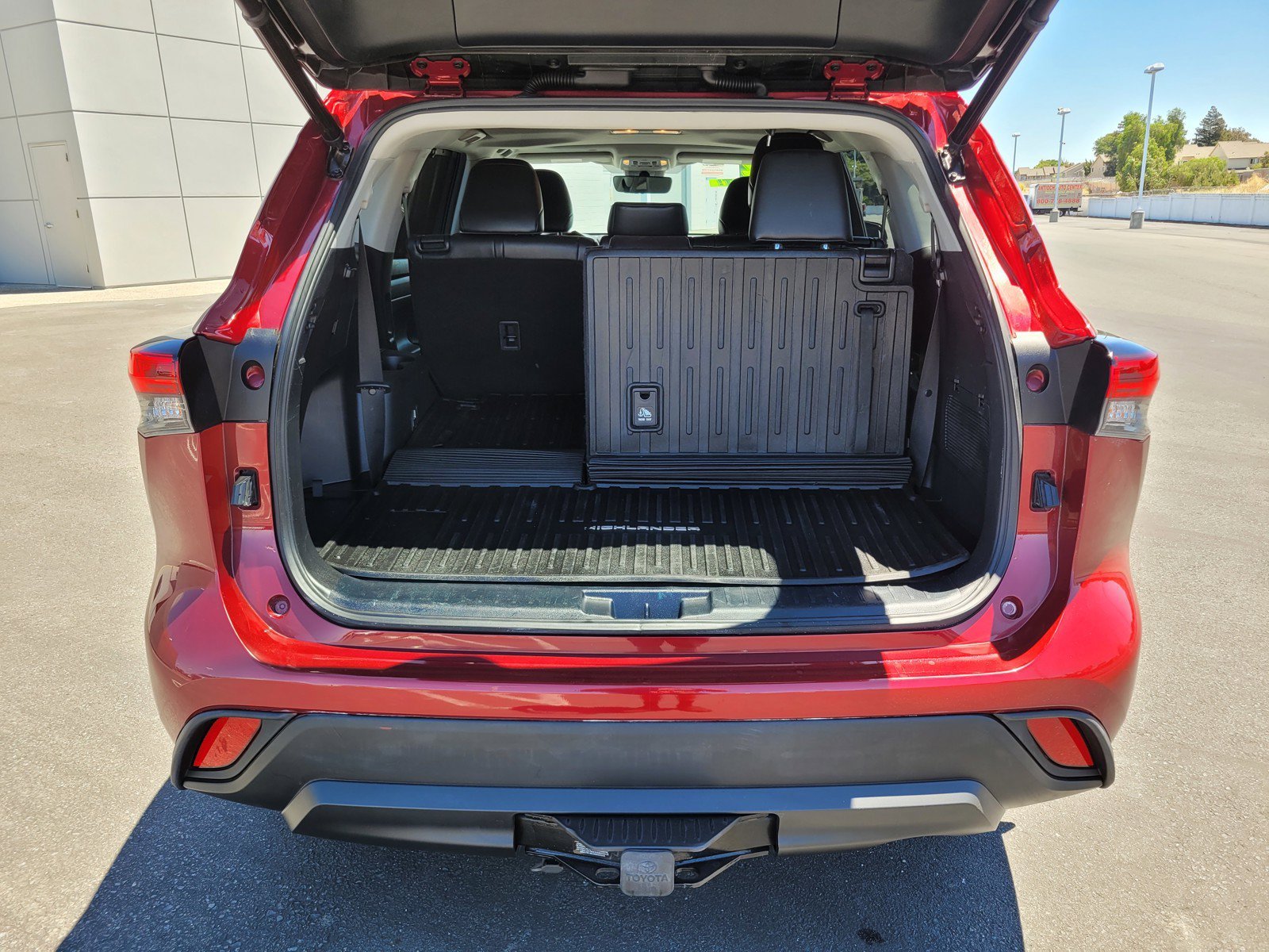 Used 2022  Toyota XLE image 10