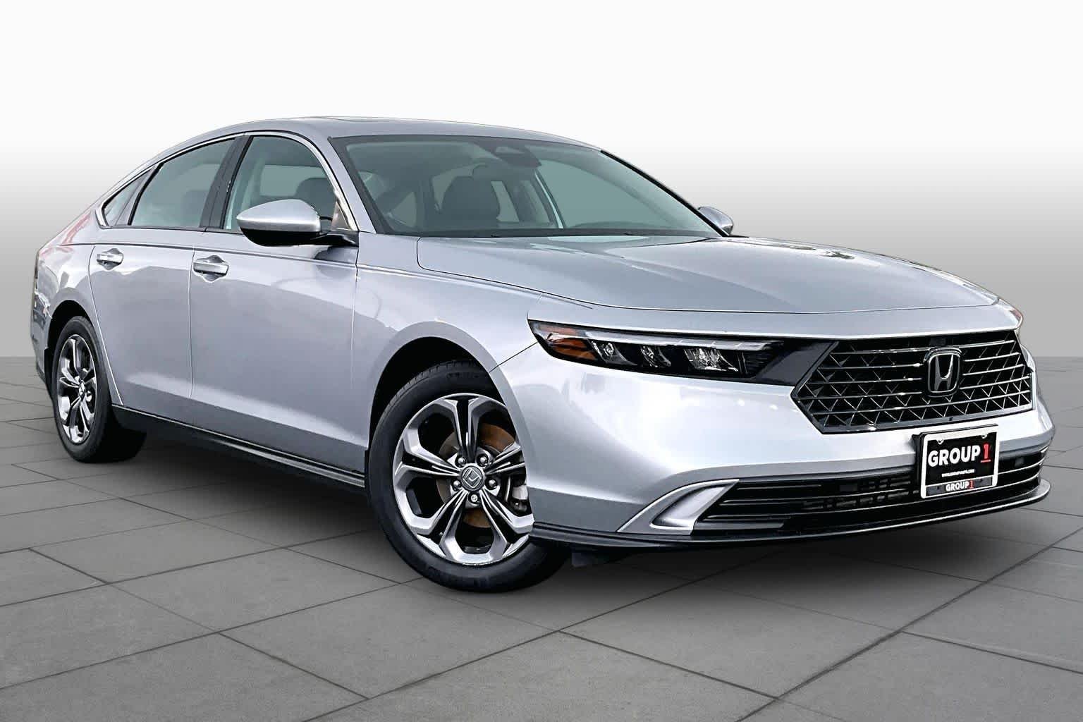 Used 2023 Lunar Silver Metallic Honda EX image 3