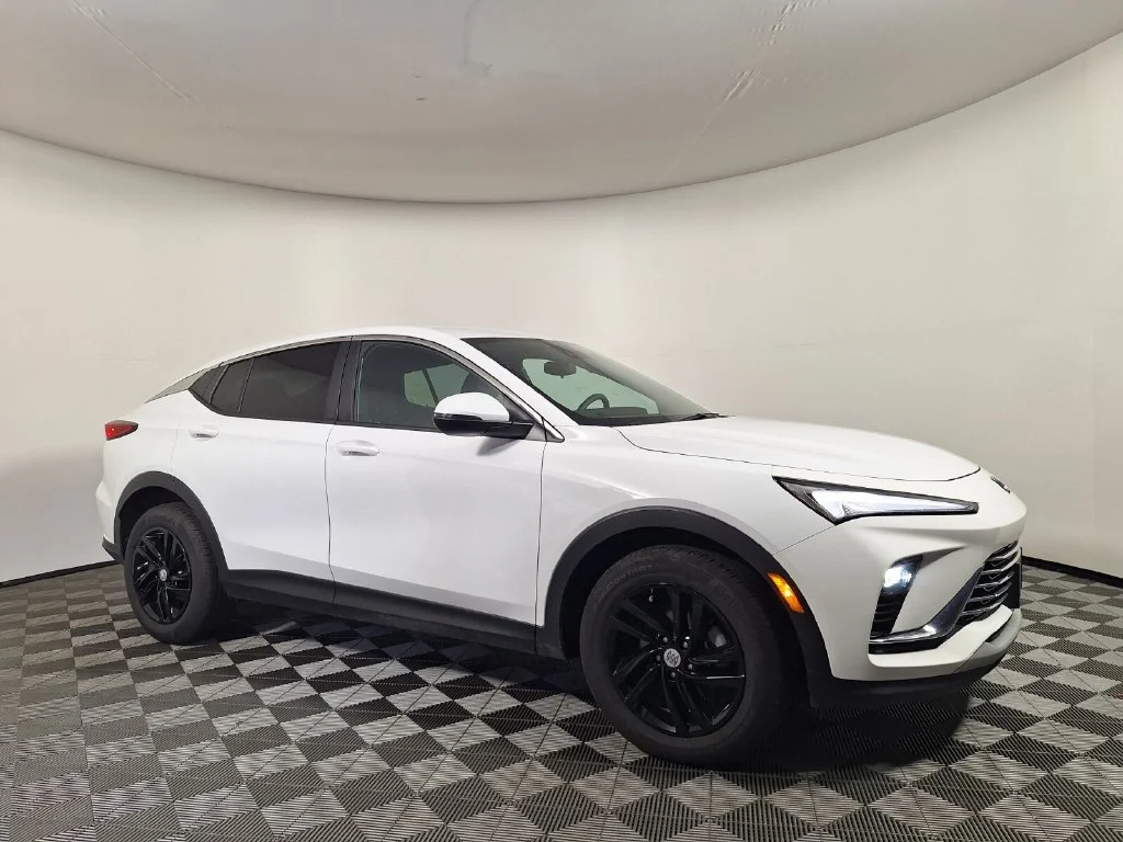 Used 2026 White Buick Preferred image 3