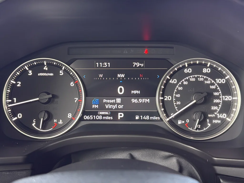 Used 2022 Black Mitsubishi SEL image 19