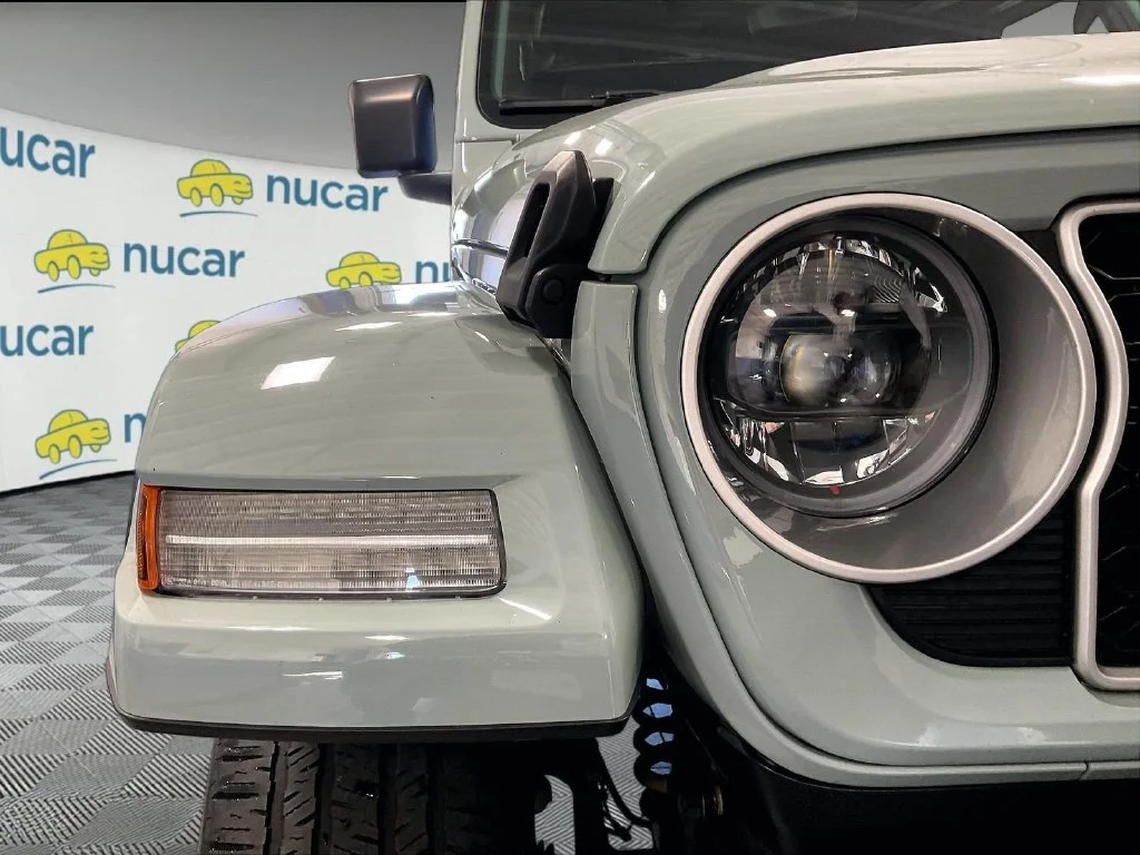 Used 2024 Gray Jeep Sahara 4xe image 33