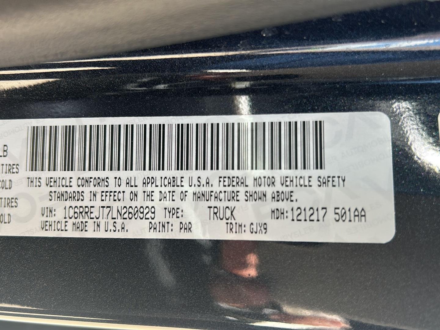 Used 2020 Diamond Black Crystal Pearlcoat Ram Laramie image 31