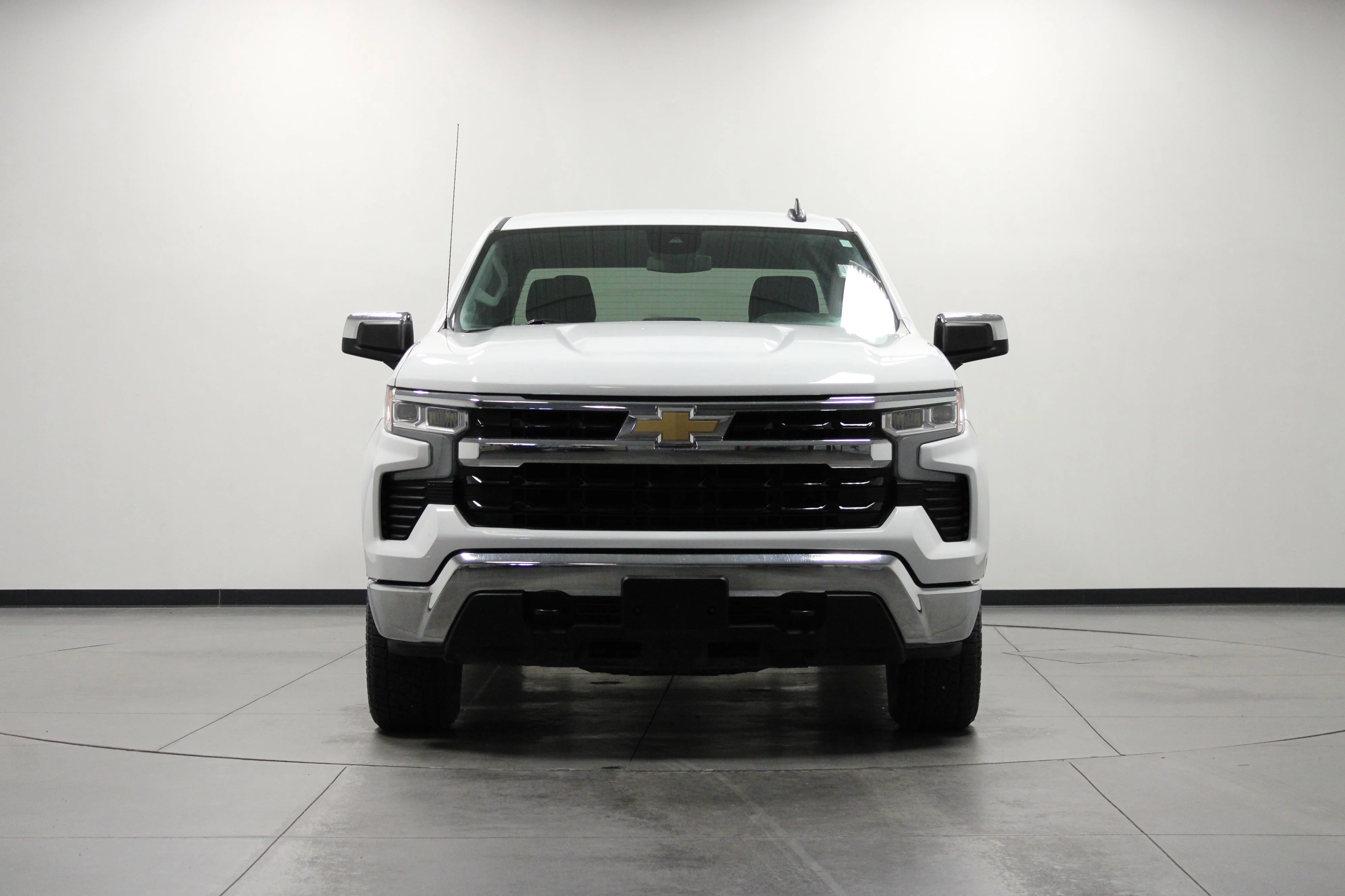 Used 2023 Summit White Chevrolet LT image 9