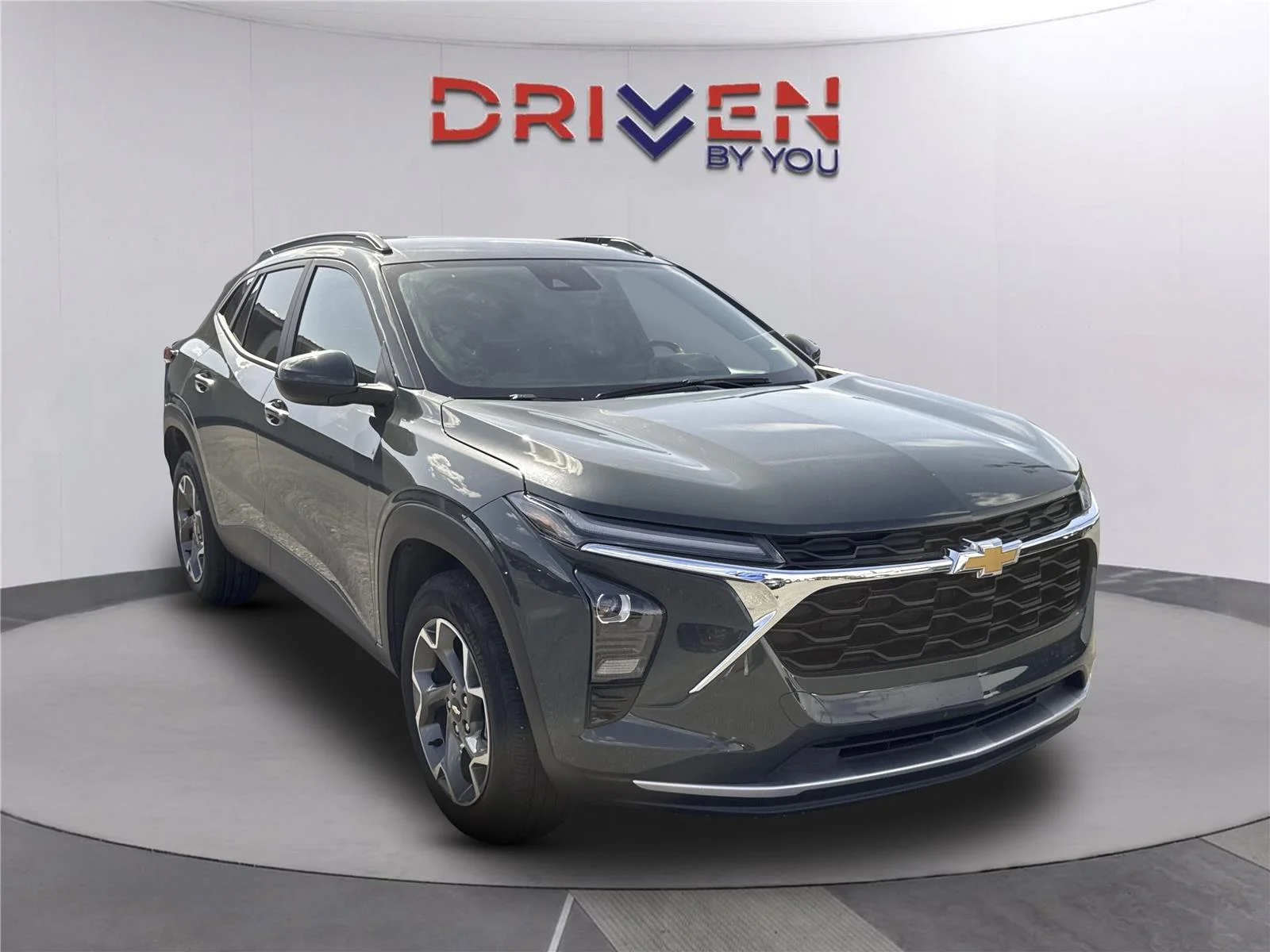 Used 2025 Cypress Gray Chevrolet LT image 2