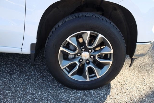 Used 2023 White Chevrolet LT image 17