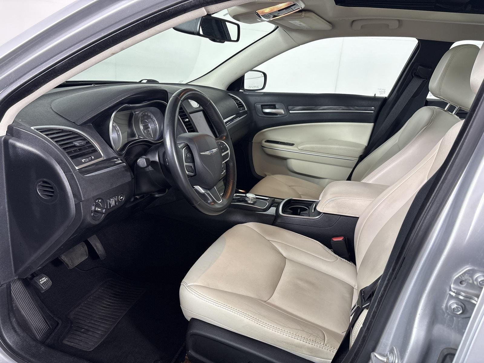 Used 2020 Silver Mist Clearcoat Chrysler Touring L image 5