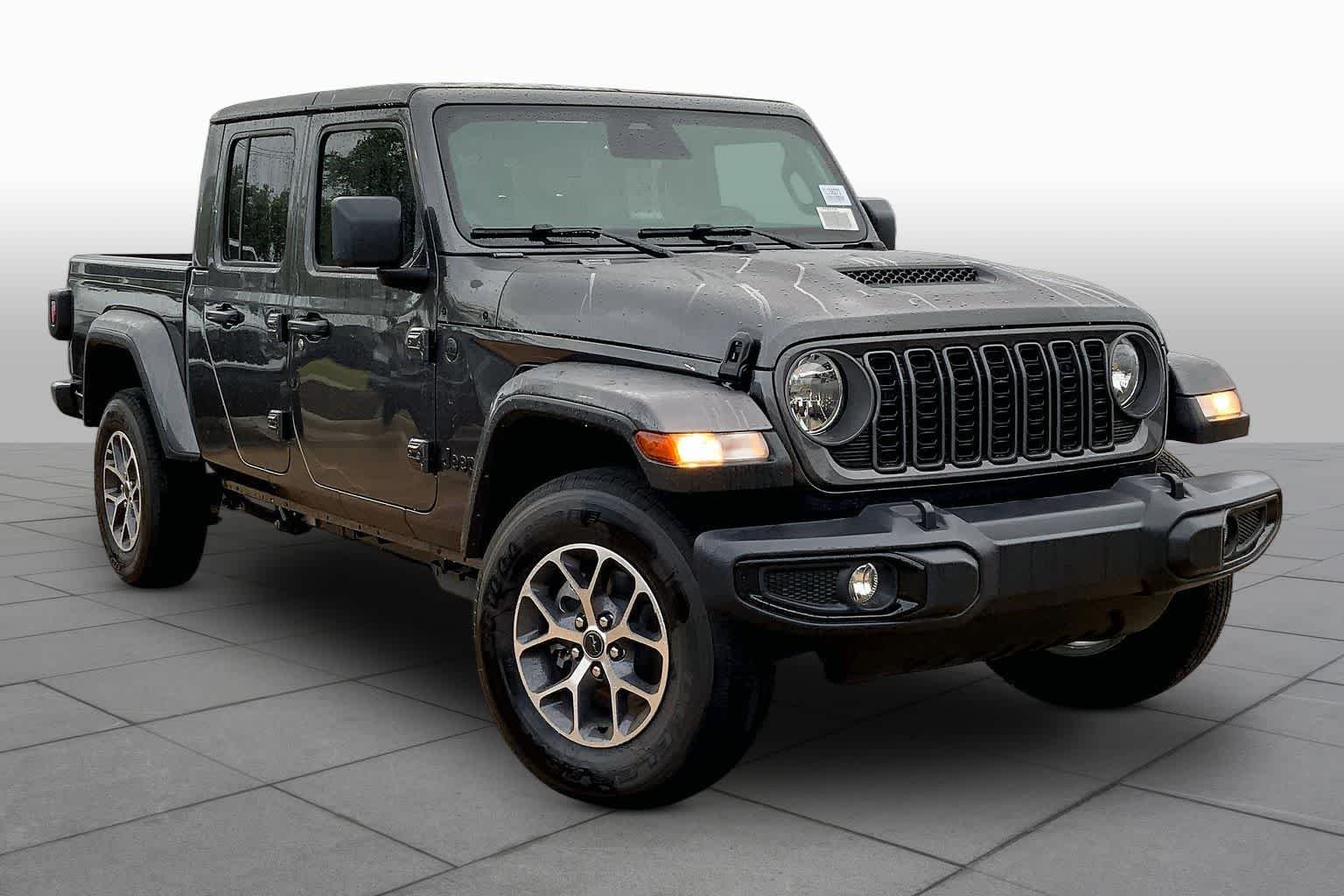 New 2026 Granite Crystal Metallic Clearcoat Jeep Sport S image 2