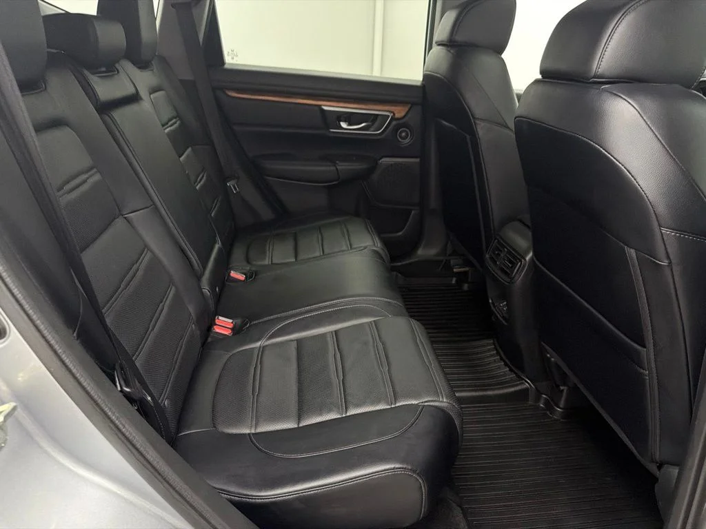 Used 2018 Silver Honda EX-L image 28