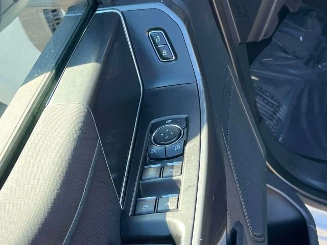 Used 2023 Avalanche Ford XLT image 25