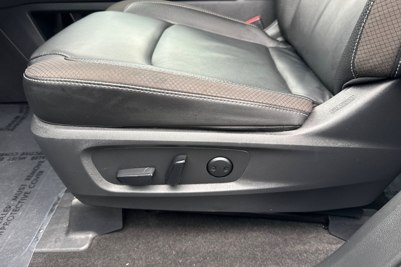 2025 Nissan Pathfinder SL - Photo 47