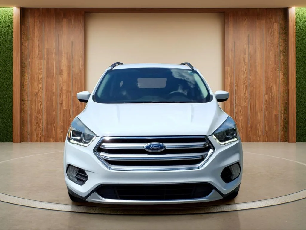 Used 2017 White Ford SE image 2