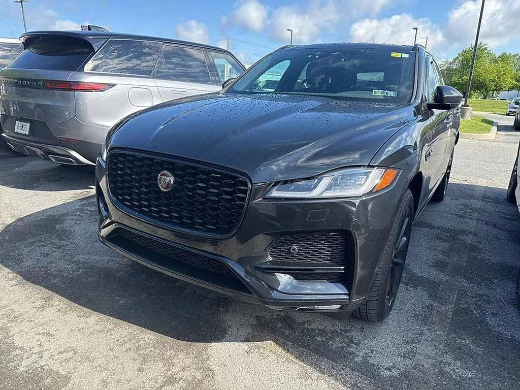 2023 Jaguar F-PACE P250 S's photo
