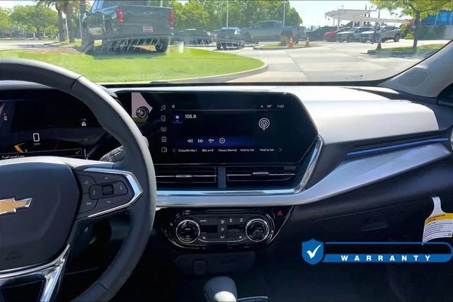 New 2025 Summit White Chevrolet LT image 8
