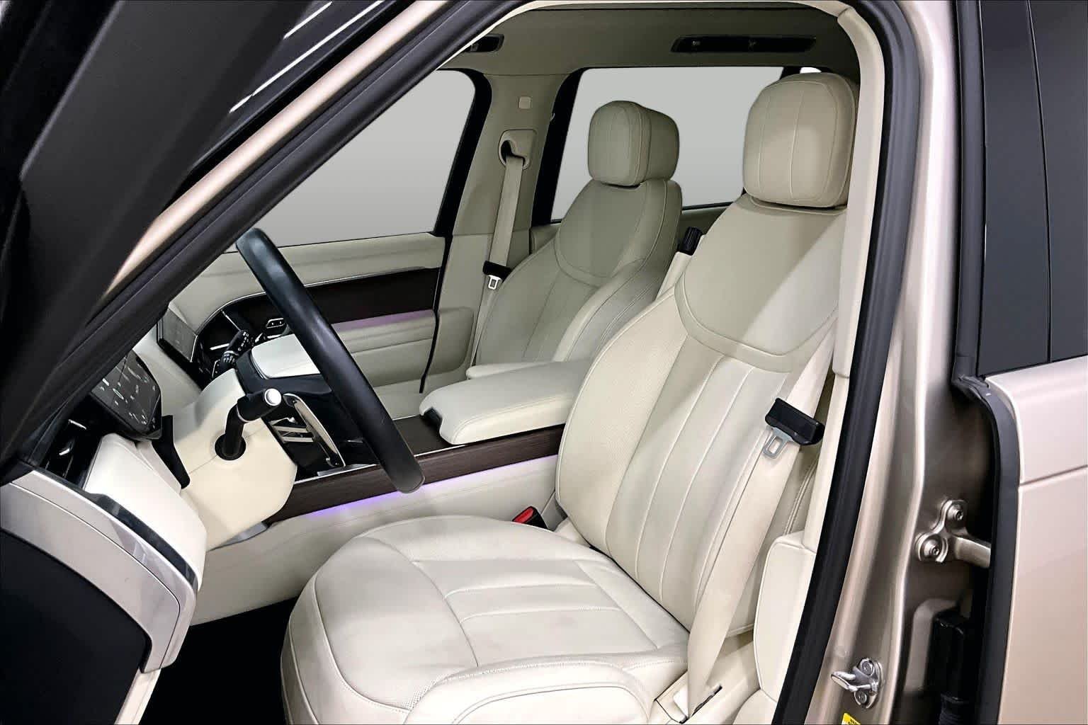 Pre-Owned 2024 Land Rover Range Rover SE