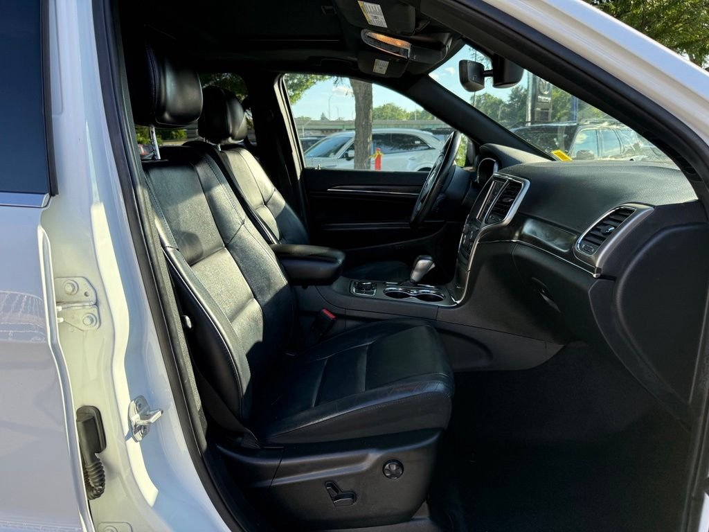 Used 2018 White Jeep Limited image 30