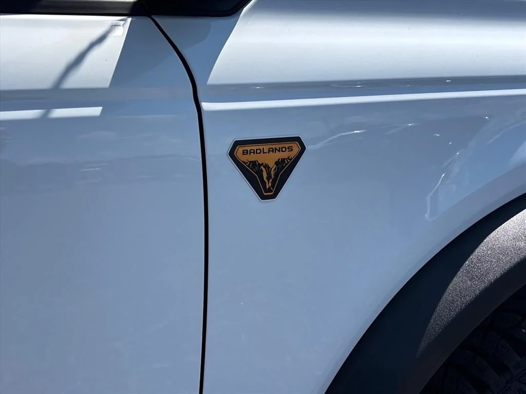 Used 2025 White Ford Badlands image 11