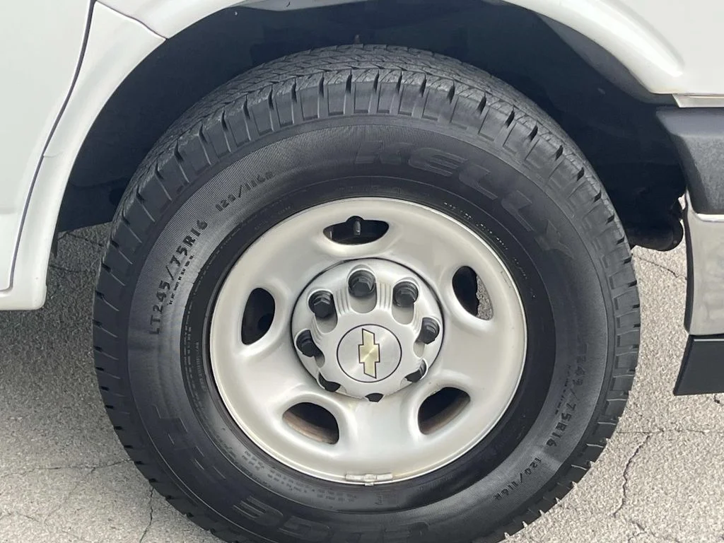Used 2020 SUMMIT WHITE Chevrolet RWD 2500 Regular Wheelbase WT image 30