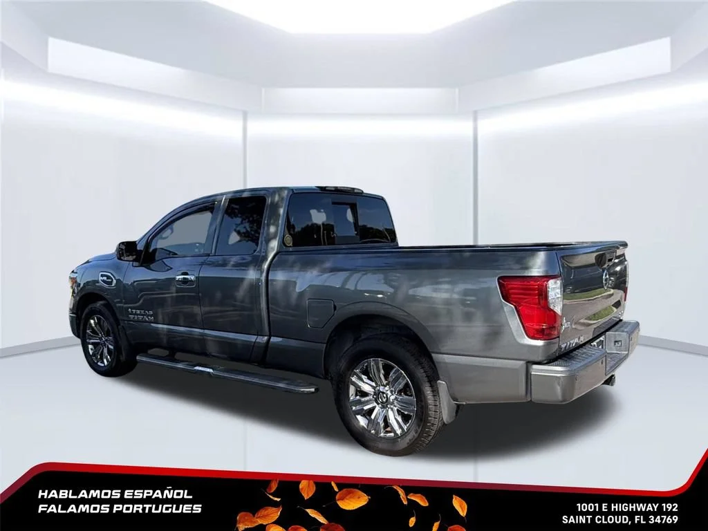 Used 2017  Nissan SV image 4