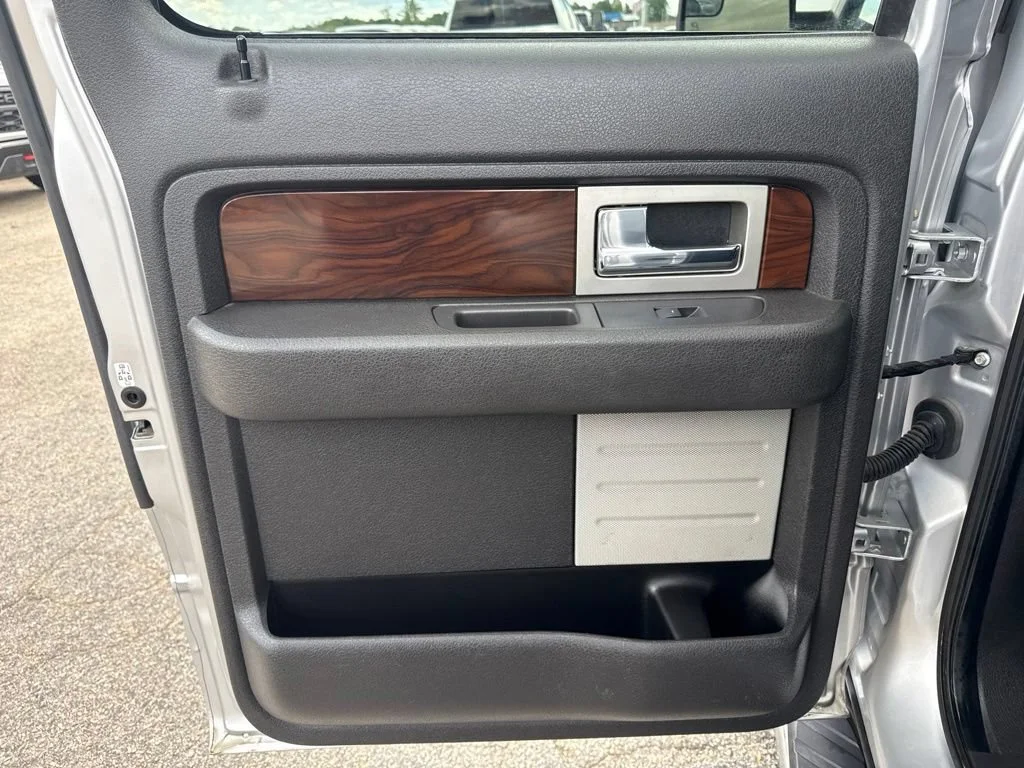 Used 2012  Ford XL image 25
