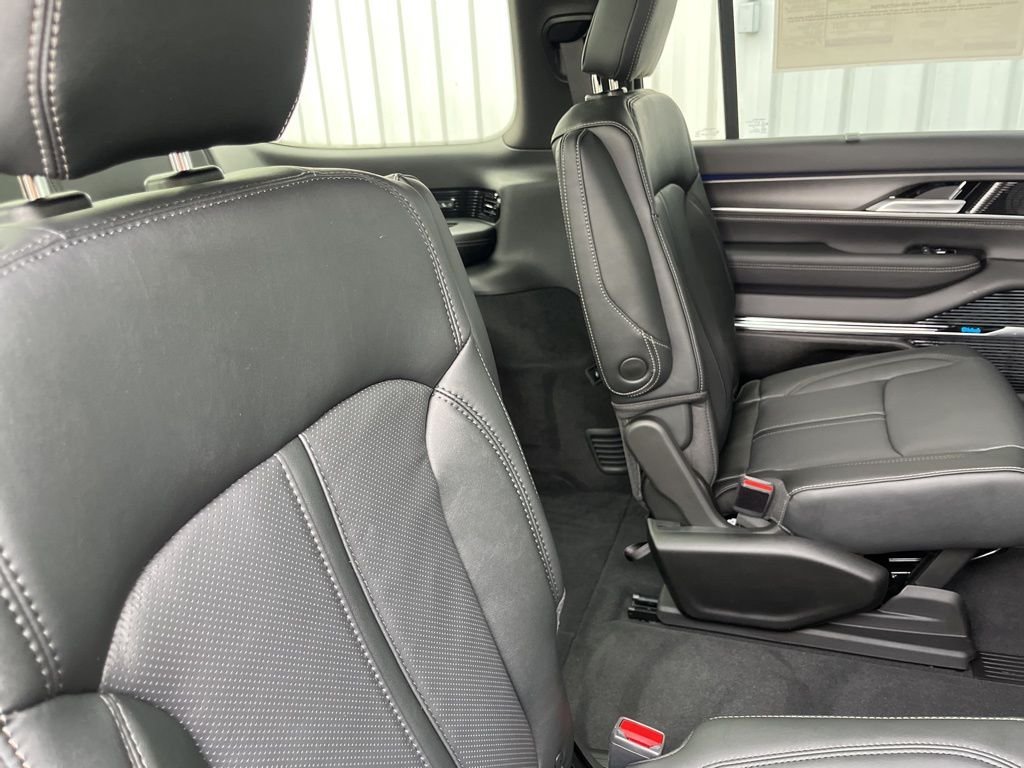 New 2026 Steel Blue Exterior Paint Jeep Summit Obsidian image 51