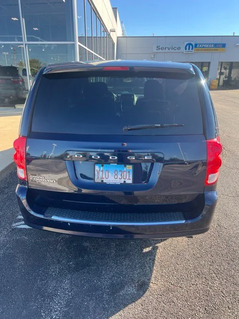 Used 2014 Blue Dodge SE image 3