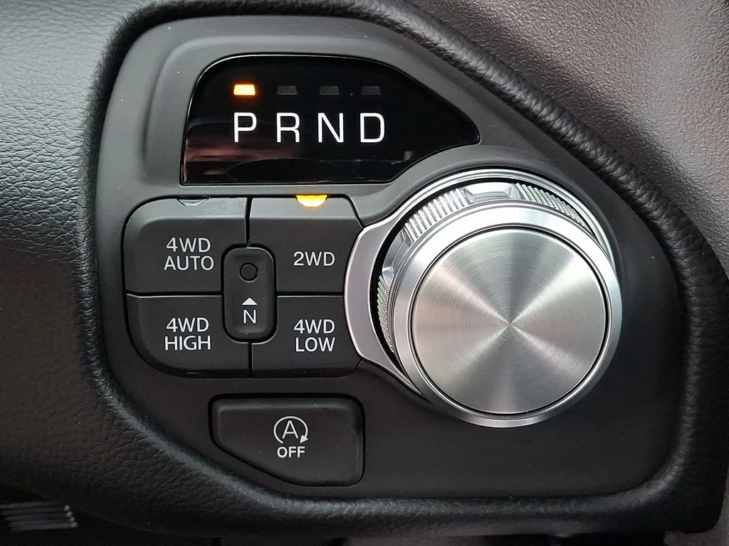 New 2026 Diamond Black Crystal Pearl-Coat Exterior Paint RAM Laramie image 10