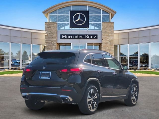 New 2026 Night Black Mercedes-Benz GLA 250 image 4