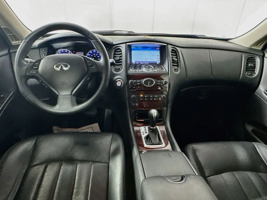Used 2015 Black Obsidian INFINITI Journey image 28