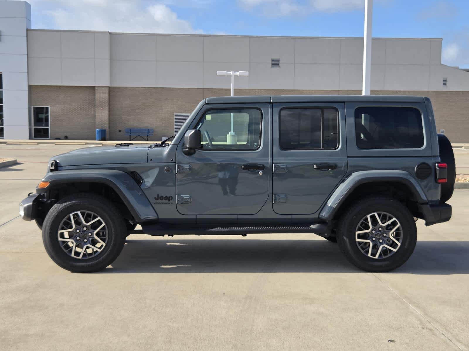 New 2026 Anvil Clear-Coat Exterior Paint Jeep Sahara image 2