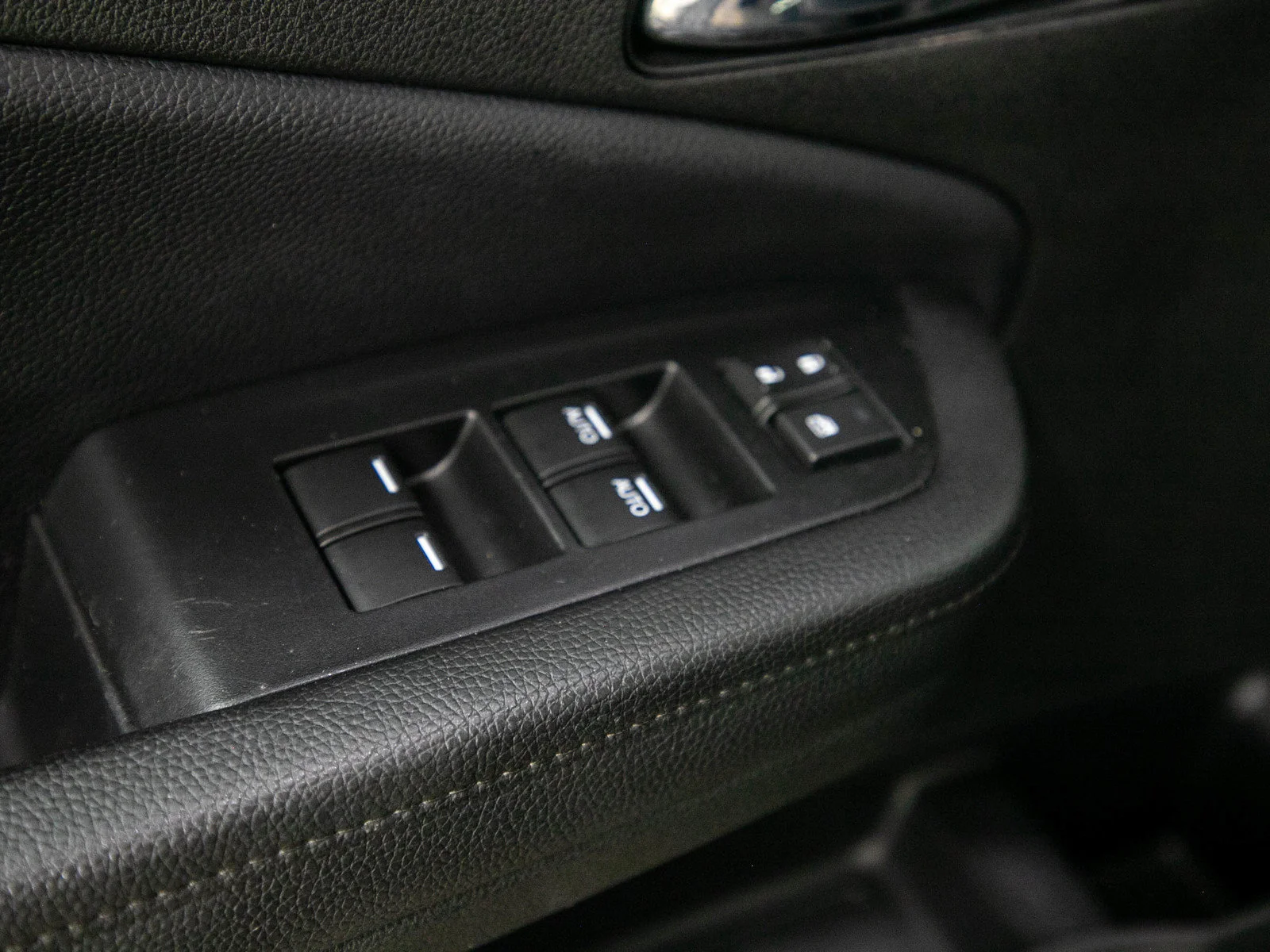 Used 2021 Crystal Black Pearl Honda EX-L AWD image 21