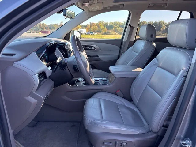 Used 2018 SATIN STEEL METALLIC Chevrolet LT Leather image 8