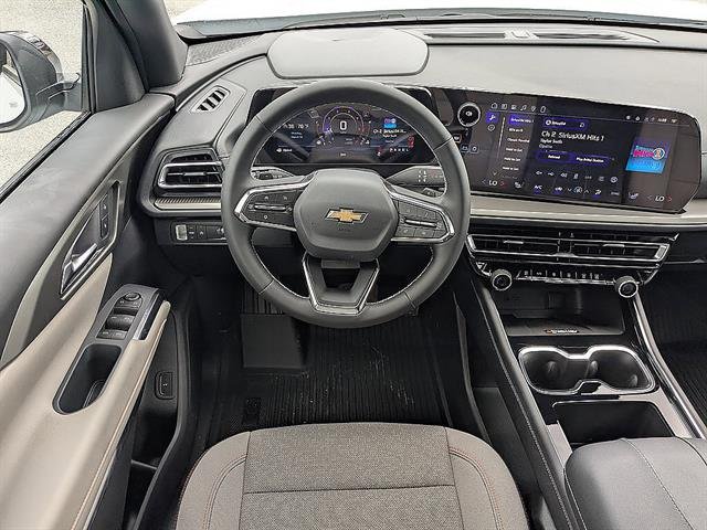 New 2026 Polar White Tricoat Chevrolet LT image 15