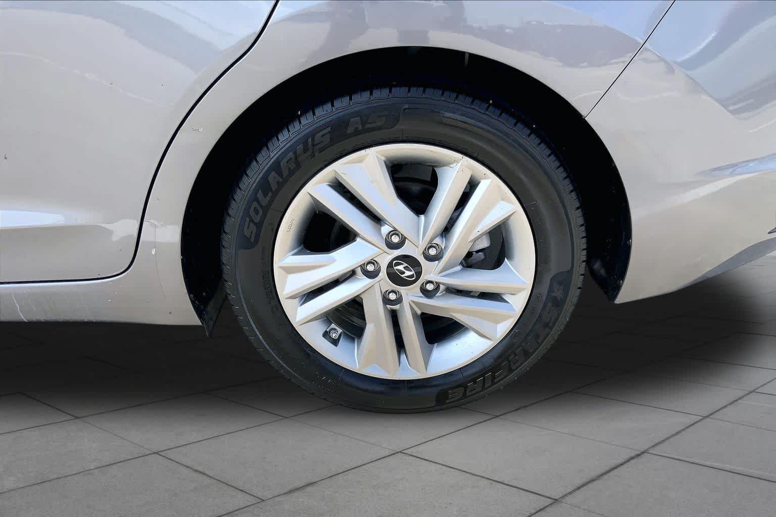 Used 2020 Machine Gray Hyundai Value Edition image 10