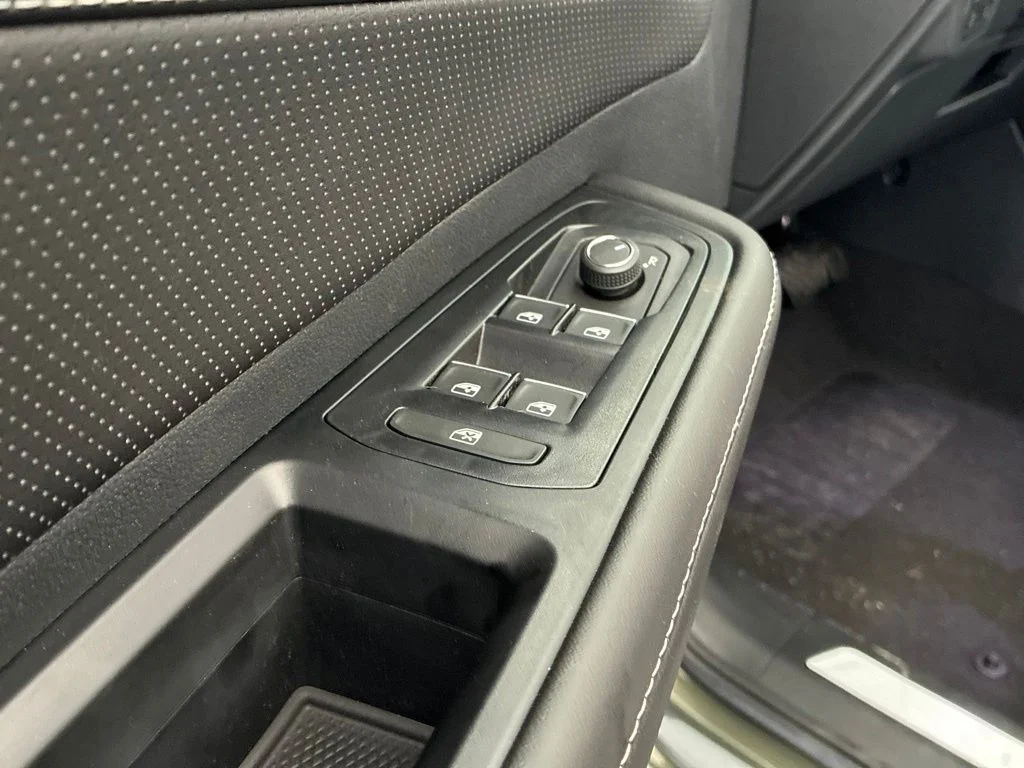 New 2026 Green Volkswagen 2.0T SE w/Technology image 12