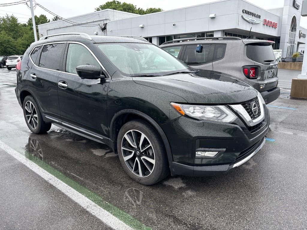 Used 2019 Green Nissan SL image 1