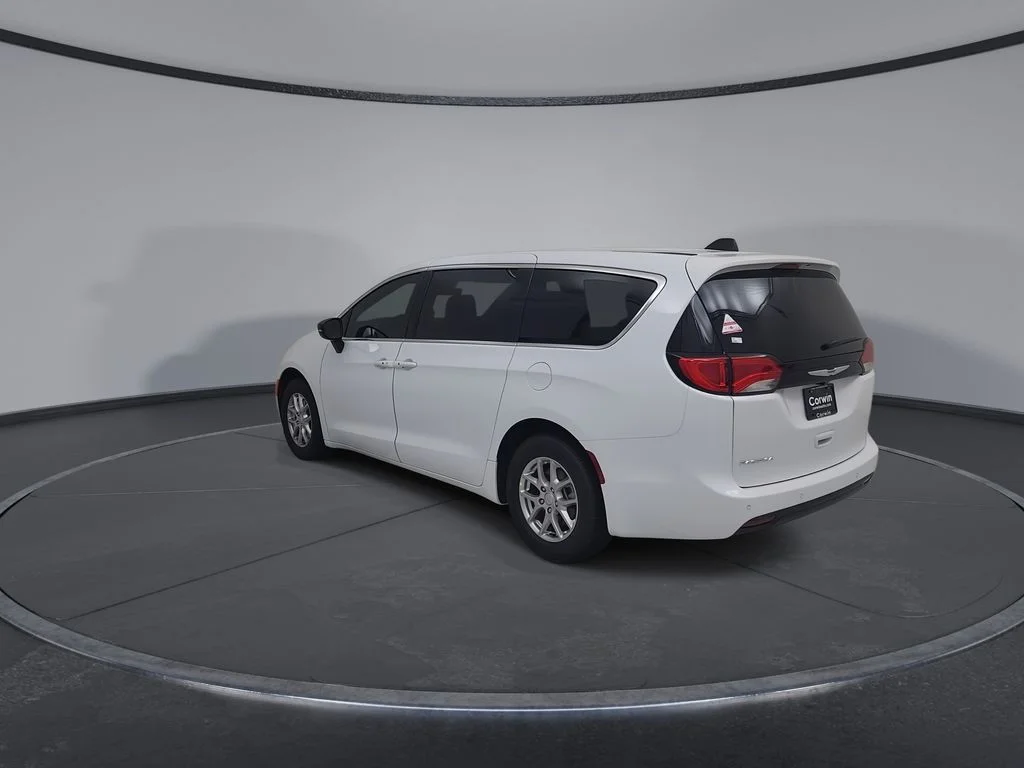 New 2027 Bright White Clear-Coat Exterior Paint Chrysler LX image 11