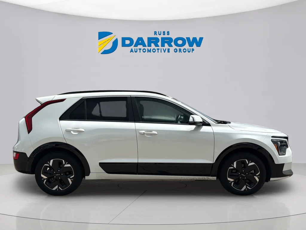 Certified Used 2023 White Kia Wind image 6