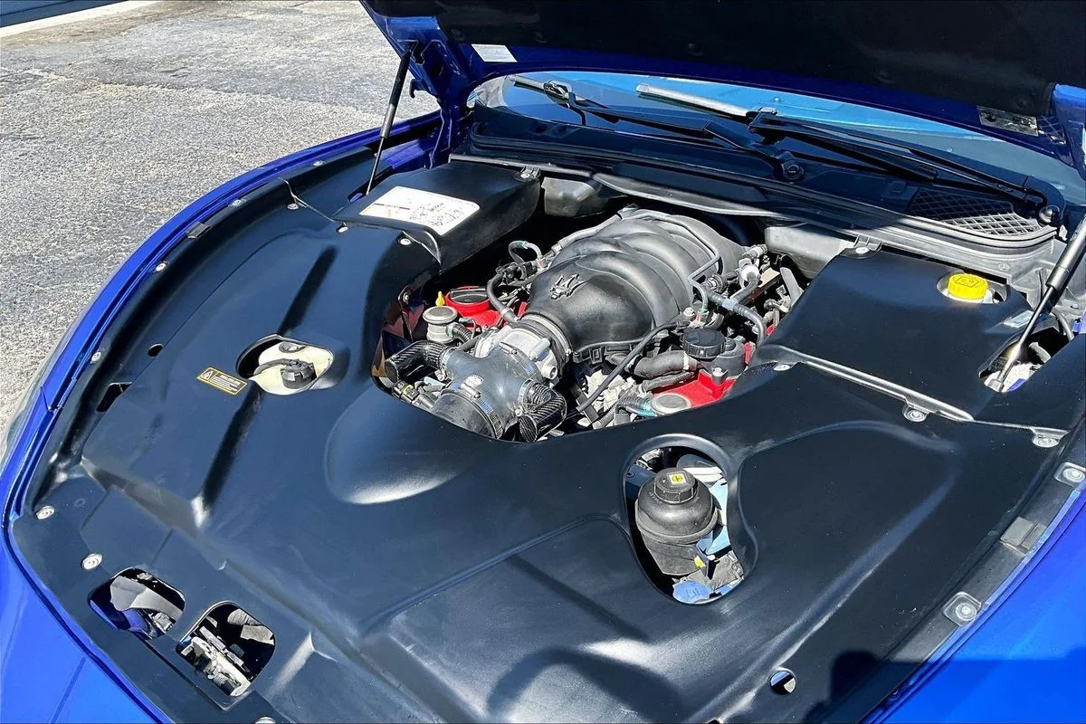 Used 2014 Blue Maserati Sport image 33