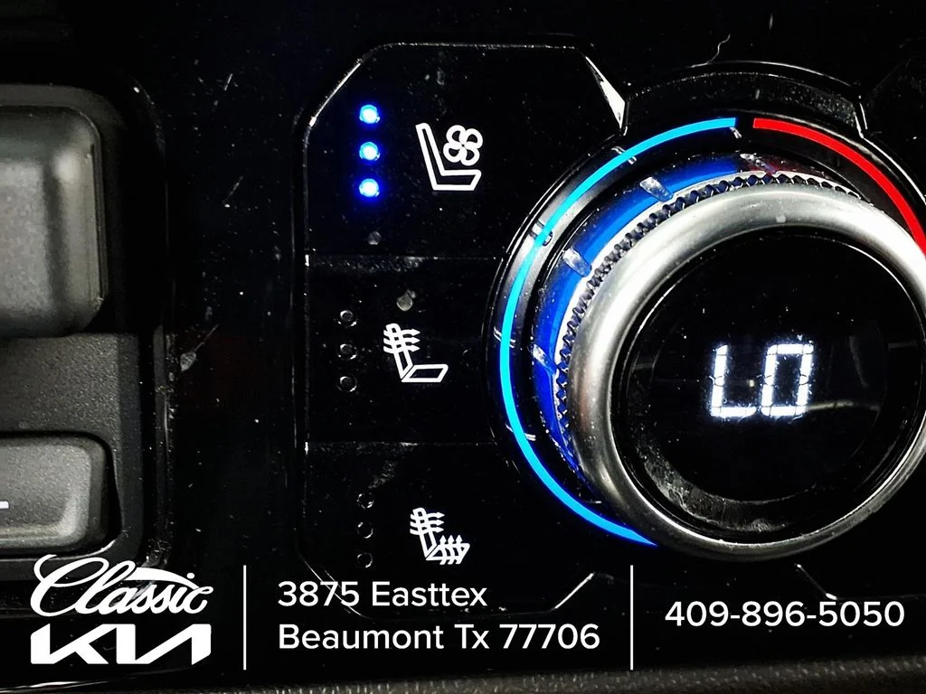 Used 2024 White GMC SLT image 13