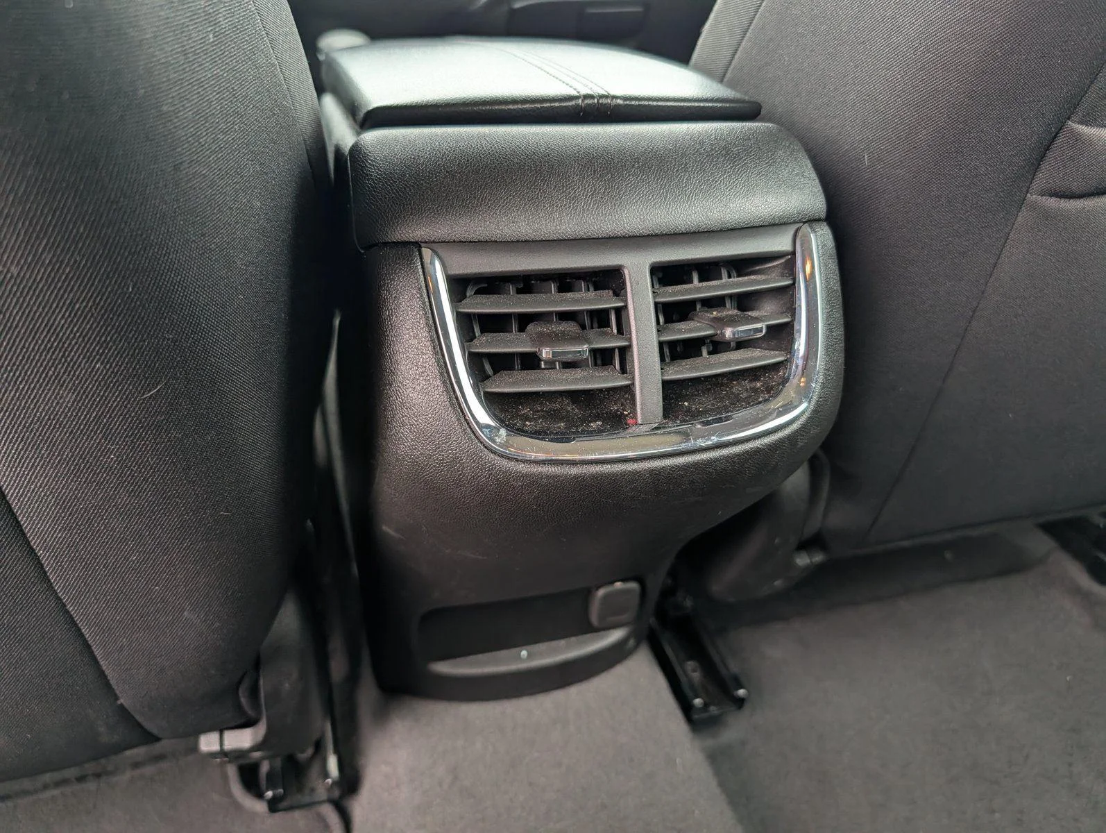 Used 2024 Summit White Chevrolet LT image 29